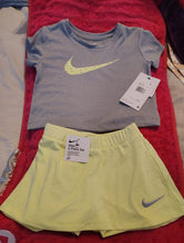 Load image into Gallery viewer, Nike New with tags Gray and neon green dri fit 2 piece outfit 2T
