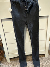 Load image into Gallery viewer, Old Navy 4 TALL Women's 4
