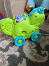 Load image into Gallery viewer, Fisher Price Disco Gecko. Links with others like it. Teaches ABCs and 123s Educational
