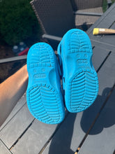 Load image into Gallery viewer, Crocs Blue crocs size 11 11 (Lil' Kid)
