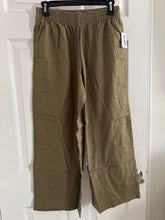 Load image into Gallery viewer, Old Navy NWT linen blend wide leg pants NWT small olive linen blend wide leg pants Women's 6
