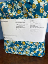 Load image into Gallery viewer, New Room Essentials Queen Blue Floral Sheet Set NWT Bedding Queen
