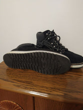 Load image into Gallery viewer, Sonoma sport boots Like New. Black suede like material. 8-1/2 (Adult)
