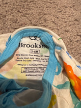Load image into Gallery viewer, Brooksees Balloon animal bamboo pjs 6 Months
