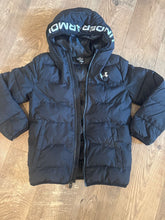 Load image into Gallery viewer, Under Armour Black hooded puffer jacket/coat - YS 8
