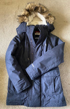 Load image into Gallery viewer, Abercrombie &amp; Fitch winter coat Navy with attached hood, fur trim is attached by snaps Men's - S
