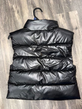 Load image into Gallery viewer, Justice girls size XS 5-6 black puffer vest NWT Brand new with tag. Black shine. Polyester. 6
