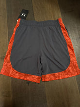 Load image into Gallery viewer, Under Amour NWT  gray, and orange shorts med loose fit 10
