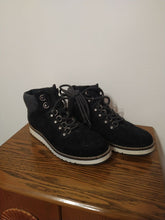 Load image into Gallery viewer, Sonoma sport boots Like New. Black suede like material. 8-1/2 (Adult)
