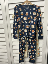 Load image into Gallery viewer, Chick pea Halloween pjs 4 pc NWT dogs 4T
