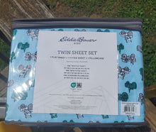 Load image into Gallery viewer, NIB Eddie Bauer tractor sheet set NIB Eddie Bauer twin size tractor sheet set Twin
