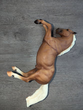 Load image into Gallery viewer, Breyer Horse, Model #949 and Mold #31 Mint Condition, Vintage 1996 Clue 2, American quarter horse Figures and Animals

