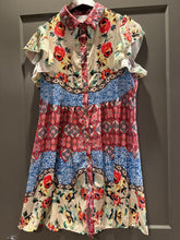Load image into Gallery viewer, Dress with buttons down the front &amp; ruffle sleeves Multicolored floral Women's 6

