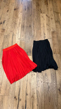 Load image into Gallery viewer, 2 pleated skirts 2 long skirts Women's 6
