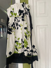 Load image into Gallery viewer, Xtraordinary Green and black flower dress Women's 8
