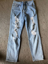 Load image into Gallery viewer, Judy Blue size 3/26 jeans Pockets, zipper, belt loops A Women's 2
