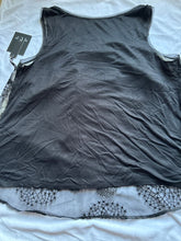 Load image into Gallery viewer, Simply Vera Verawang NWT pure night lace front tank top Women's - XXL
