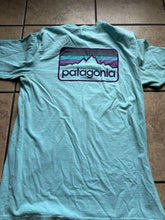 Load image into Gallery viewer, Patagonia Green tee shirt Women's - M
