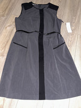Load image into Gallery viewer, Kasper NWT heather grey and black front pockets and a black belt Women's 16
