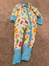 Load image into Gallery viewer, Brooksees Balloon animal bamboo pjs 6 Months
