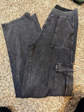 Load image into Gallery viewer, Halara Black wide leg cargos tall Women's - M
