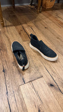 Load image into Gallery viewer, Toms black shoes slip on Only worn 1 time 7 (Adult)
