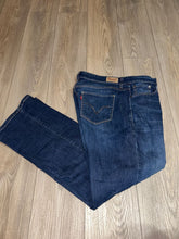 Load image into Gallery viewer, Levis EUC 512 boot cut jeans Women's 18
