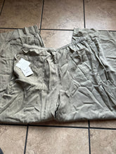 Load image into Gallery viewer, Joie NWT wide leg 100 percent lyocell, green, very soft, fr and bk poc Women's - XL

