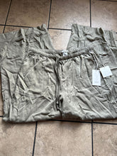 Load image into Gallery viewer, Joie NWT wide leg 100 percent lyocell, green, very soft, fr and bk poc Women's - XL
