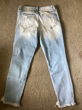 Load image into Gallery viewer, Kancan size 11/29 jeans 90 cotton, 8 poly, 2 spandex Women's 10
