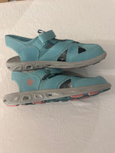 Load image into Gallery viewer, Columbia Wave Sandal / Blue / NIB 7 (Big Kid)
