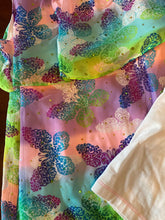 Load image into Gallery viewer, Rogo Club 2 piece set. Super cute, butterfly and white shorts 6
