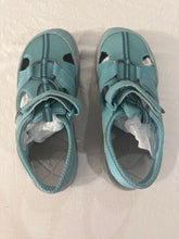 Load image into Gallery viewer, Columbia Wave Sandal / Blue / NIB 7 (Big Kid)
