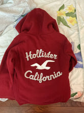 Load image into Gallery viewer, Holister zip up hoodie/ fleece lining Hooded jacket /sweatshirt//like new /maroon 12
