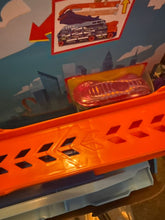 Load image into Gallery viewer, Hot Wheels Brand new Speed Drop Transfer, with a car
