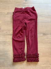 Load image into Gallery viewer, Ruffle Butts 2T/3T leggings Worn a few times 3T
