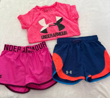 Load image into Gallery viewer, Under Armour YSM 2 shorts 1 top 5T
