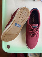 Load image into Gallery viewer, Sperry canvas boat shoes, brick red/maroon color Size 11, EUC, SMR into Fall 11 (Adult)
