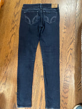 Load image into Gallery viewer, Hollister 5R slim fitted jeans Women's 6
