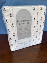 Load image into Gallery viewer, New Threshold Small Floral Full Sheet Set NWT, 400 count Full
