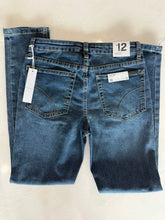Load image into Gallery viewer, Joes Jeans NWT, skinny fit Dark wash jeans 12
