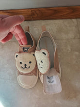 Load image into Gallery viewer, Converse Unisex, chuck Taylor teddy bear velcro shoes, like new 10 (Lil' Kid)
