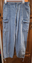 Load image into Gallery viewer, Vanilla Star Wide-Leg Cargo Jeans  Women's - M
