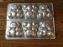 Load image into Gallery viewer, Wilton 6 Bear Mold Cake Pan-Retails $19.99 Wilton Like New 6 Bear Mold Cake Pan
