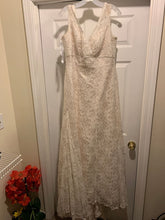 Load image into Gallery viewer, David Bridal Almost flawless lacy tiny train Women's 14
