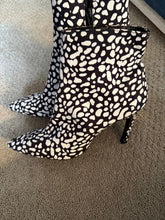 Load image into Gallery viewer, Nice ankle heels black and white Black and white 8 (Adult)
