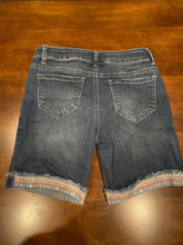 Load image into Gallery viewer, Mudd Jeans shorts 12
