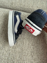 Load image into Gallery viewer, vans good used condition 4 (Toddler)
