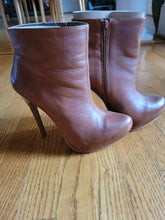 Load image into Gallery viewer, Andrea Designer Mexican Boots Leather boots with gold details.  Like new. 8-1/2 (Adult)
