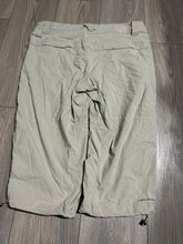 Load image into Gallery viewer, Columbia Khaki Omni shade Capri gently used Women's 12
